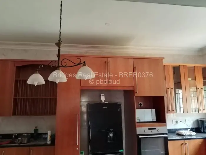 Flat/Apartment to Rent in Avondale West