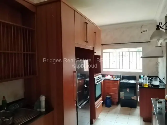 Flat/Apartment to Rent in Avondale West