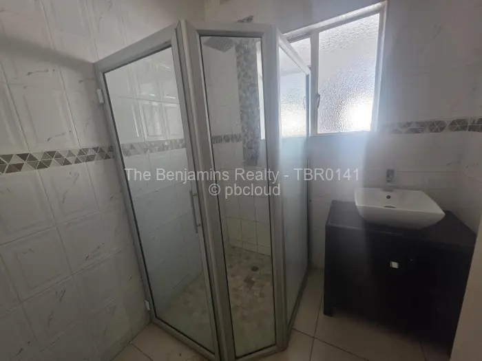 4 Bedroom House to Rent in Greendale North