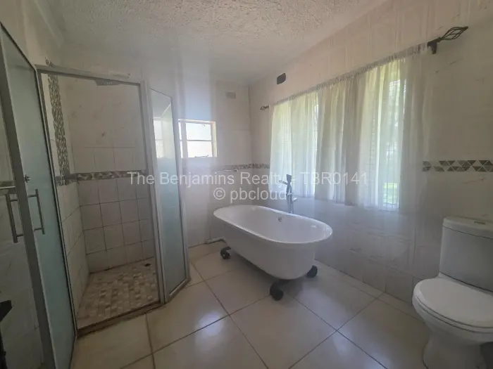 4 Bedroom House to Rent in Greendale North