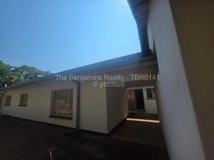 4 Bedroom House to Rent in Greendale North
