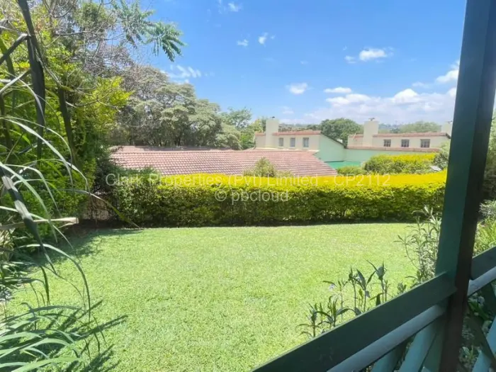 Townhouse/Complex/Cluster to Rent in Borrowdale Brooke