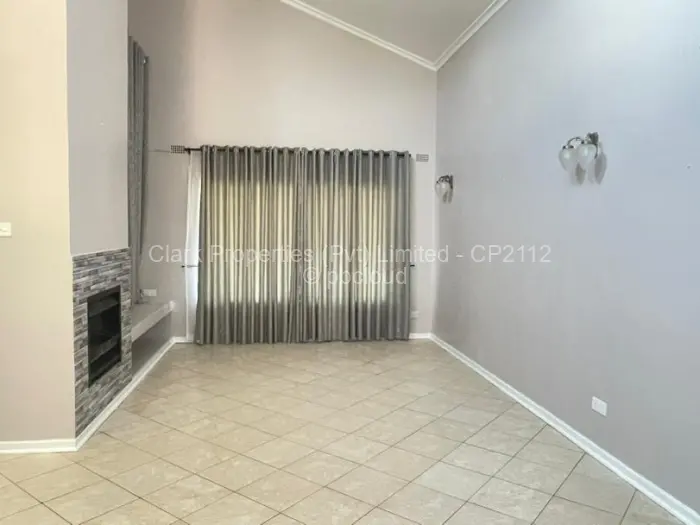 Townhouse/Complex/Cluster to Rent in Borrowdale Brooke