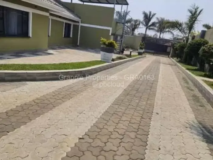 6 Bedroom House for Sale in Mandara, Harare