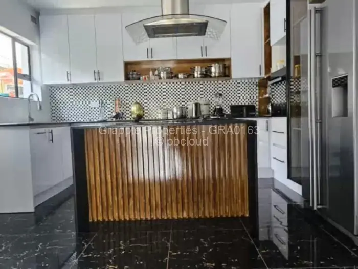 6 Bedroom House for Sale in Mandara, Harare