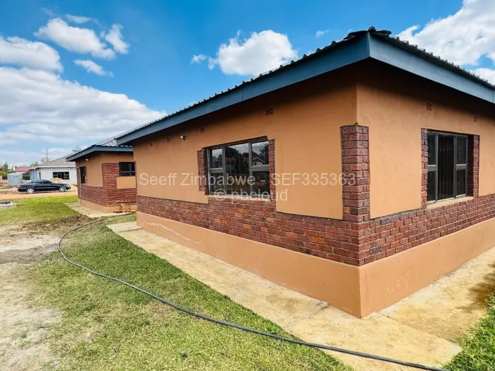 Townhouse/Cluster for Sale in Daylesford, Gweru