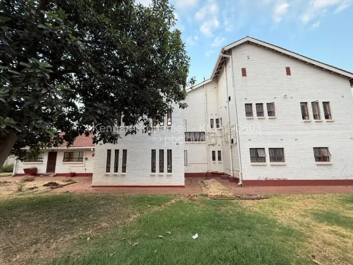 6 Bedroom House for Sale in Gunhill, Harare