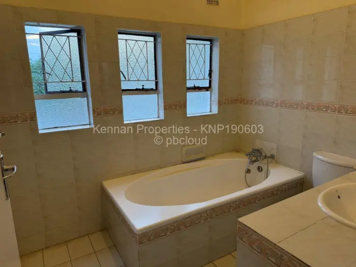 6 Bedroom House for Sale in Gunhill, Harare