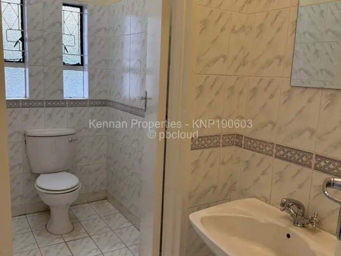 6 Bedroom House for Sale in Gunhill, Harare