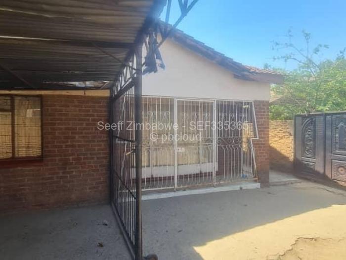 5 Bedroom House for Sale in Budiriro, Harare