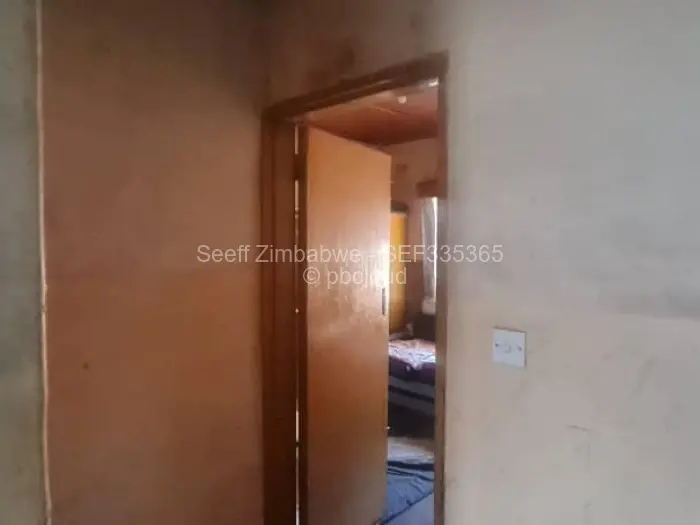 5 Bedroom House for Sale in Budiriro, Harare