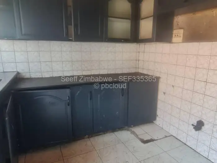 5 Bedroom House for Sale in Budiriro, Harare