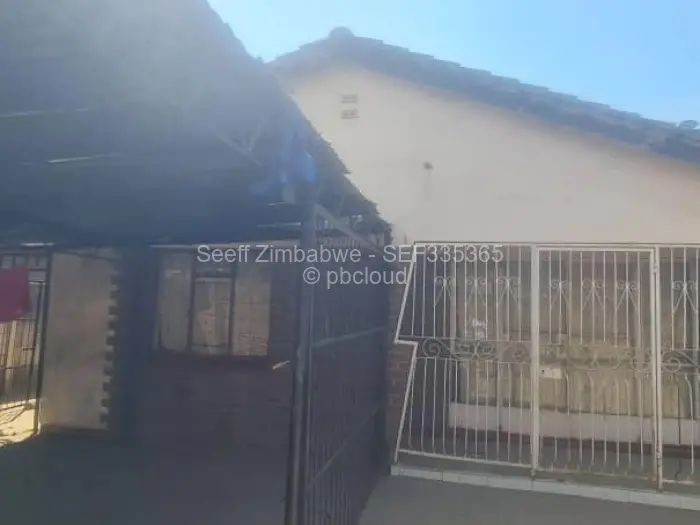 5 Bedroom House for Sale in Budiriro, Harare