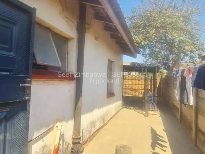 5 Bedroom House for Sale in Budiriro, Harare