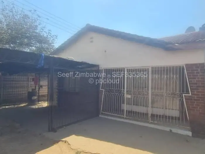 5 Bedroom House for Sale in Budiriro, Harare