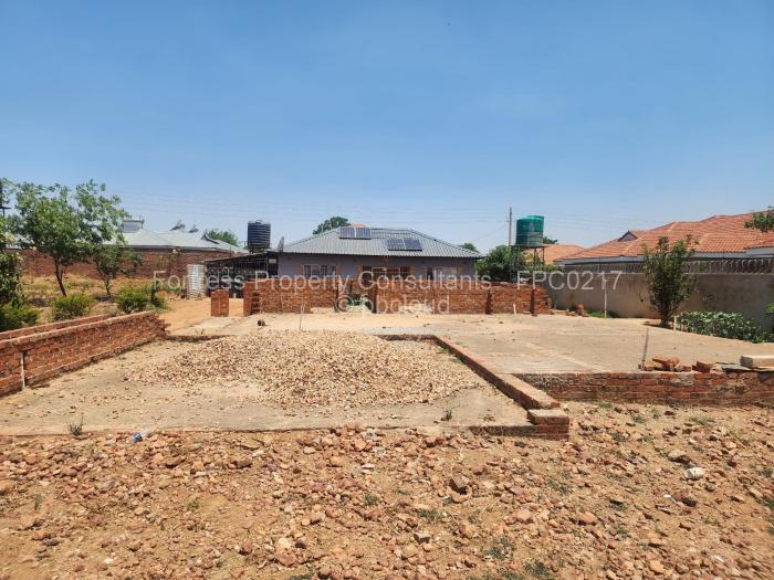 4 Bedroom House for Sale in Southerton, Harare