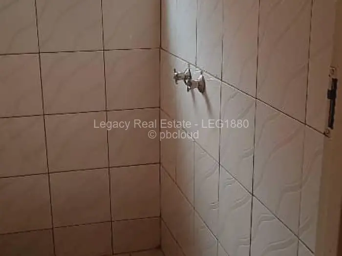 4 Bedroom House for Sale in Chitungwiza, Chitungwiza