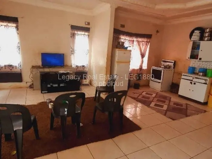 4 Bedroom House for Sale in Chitungwiza, Chitungwiza