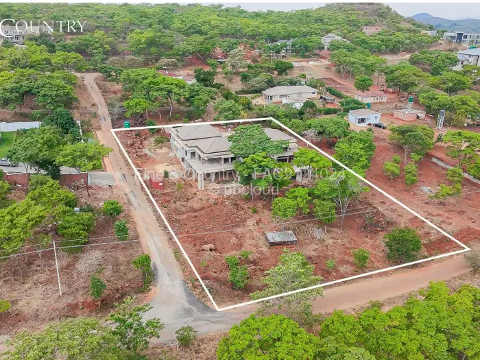 7 Bedroom House for Sale in Carrick Creagh Estate, Harare