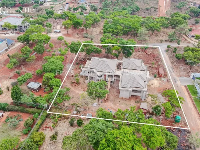 7 Bedroom House for Sale in Carrick Creagh Estate, Harare