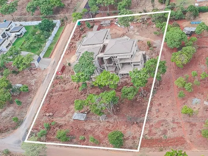 7 Bedroom House for Sale in Carrick Creagh Estate, Harare