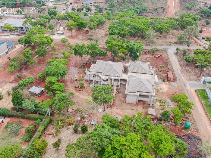 7 Bedroom House for Sale in Carrick Creagh Estate, Harare