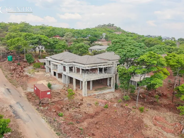 7 Bedroom House for Sale in Carrick Creagh Estate, Harare