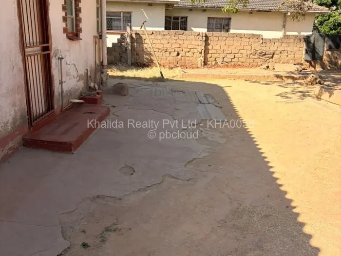 House for Sale in Chitungwiza, Chitungwiza