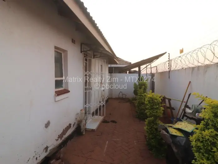 4 Bedroom House for Sale in Warren Park, Harare