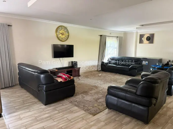 3 Bedroom House to Rent in Manresa