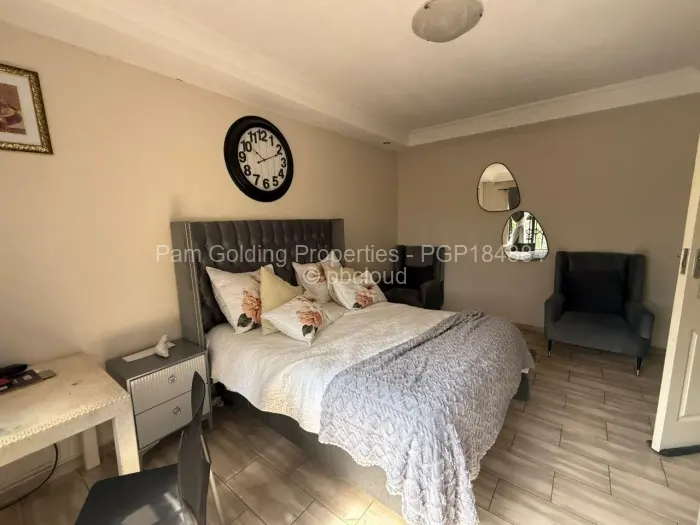 3 Bedroom House to Rent in Manresa