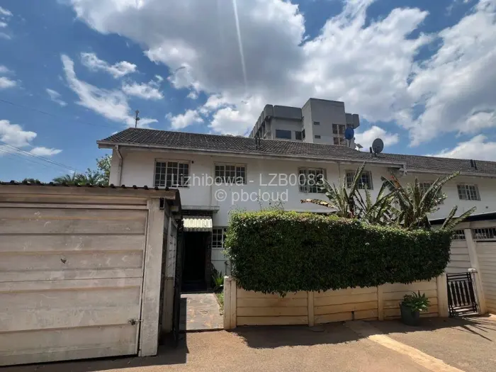 Townhouse/Complex/Cluster to Rent in Avenues