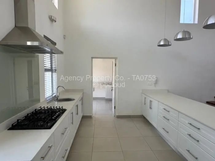 Townhouse/Complex/Cluster to Rent in Highlands