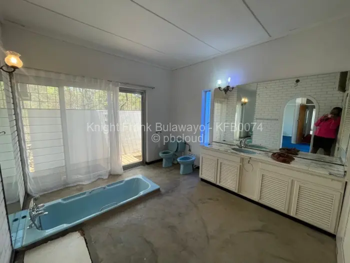 4 Bedroom House for Sale in Burnside, Bulawayo