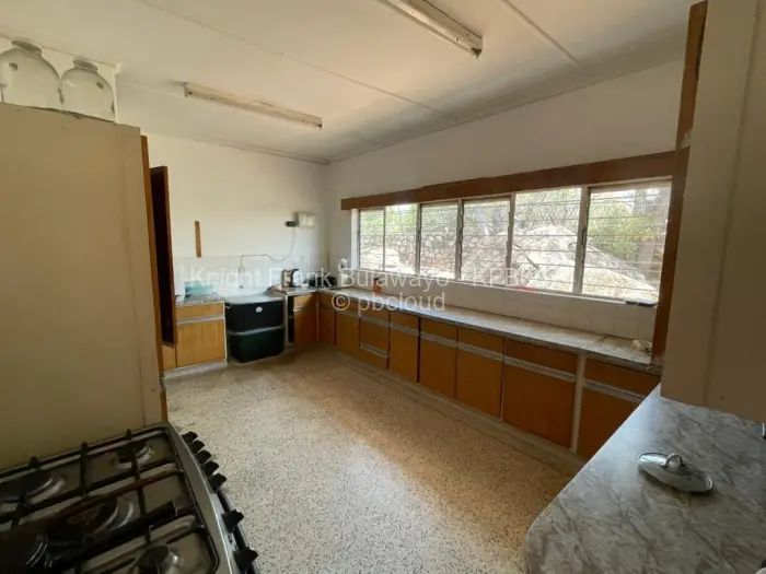 4 Bedroom House for Sale in Burnside, Bulawayo