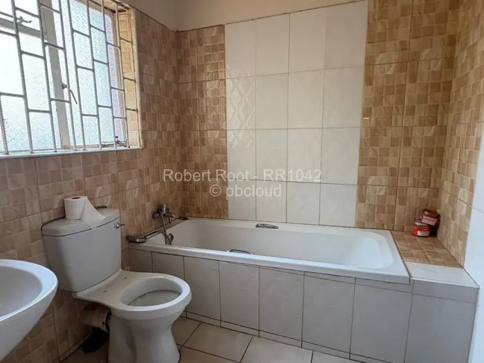 7 Bedroom House for Sale in Hatfield, Harare