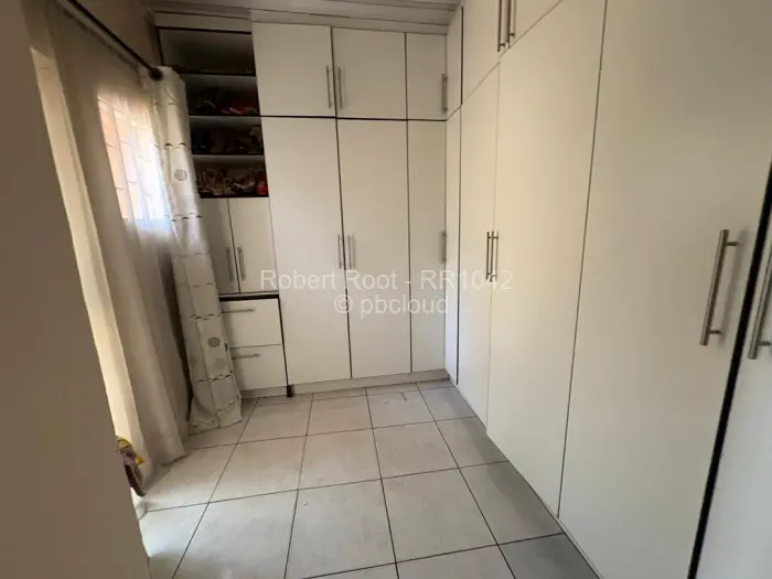 7 Bedroom House for Sale in Hatfield, Harare