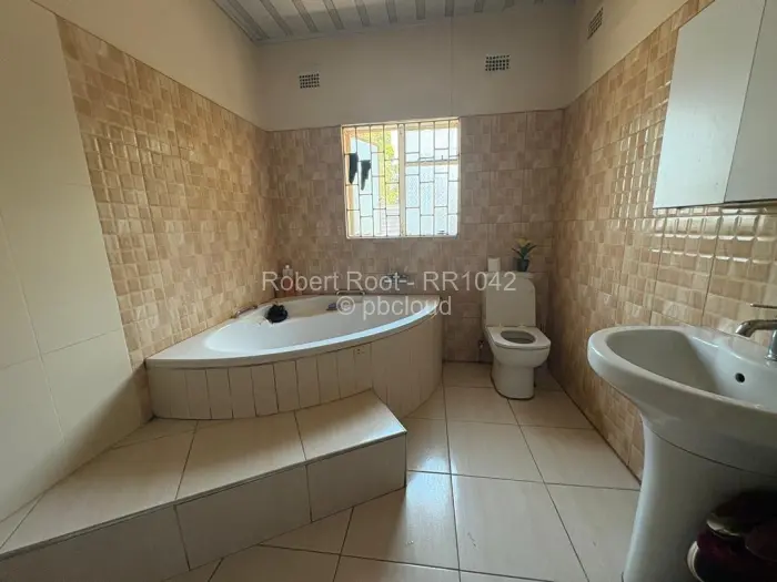 7 Bedroom House for Sale in Hatfield, Harare