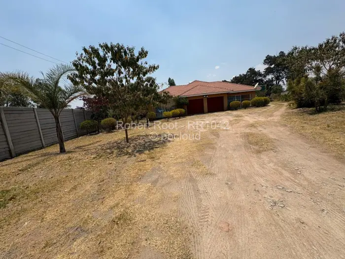 7 Bedroom House for Sale in Hatfield, Harare