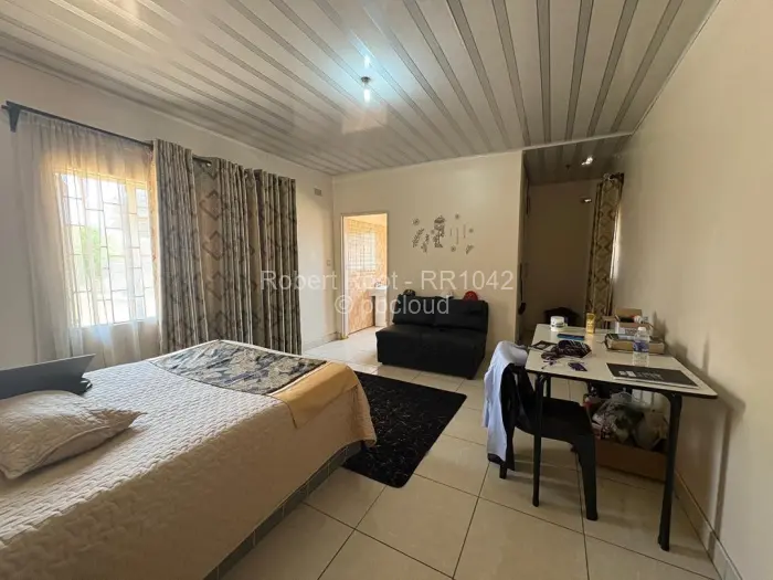 7 Bedroom House for Sale in Hatfield, Harare