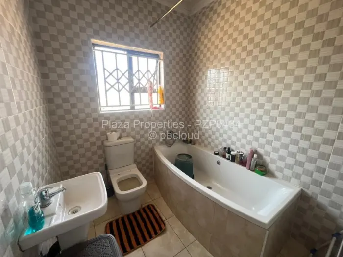 3 Bedroom House for Sale in Manresa, Harare