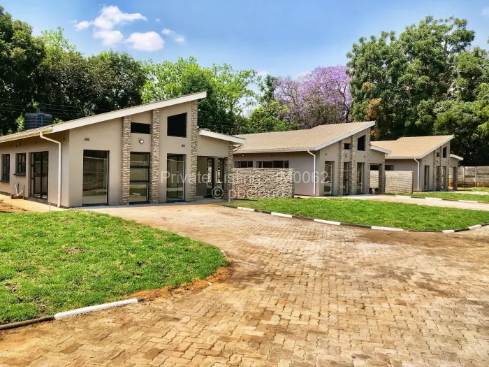 Townhouse/Complex/Cluster to Rent in Marlborough