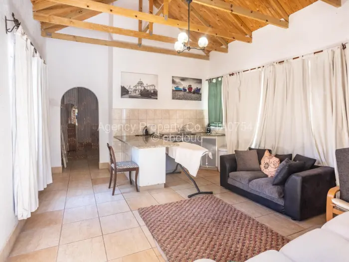 6 Bedroom House for Sale in Highlands, Harare