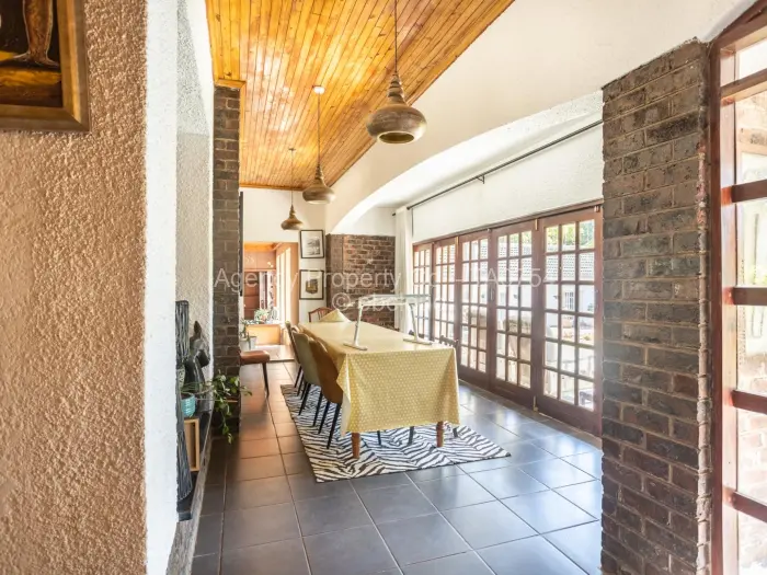 6 Bedroom House for Sale in Highlands, Harare