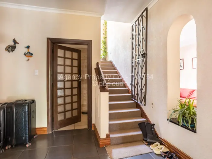 6 Bedroom House for Sale in Highlands, Harare