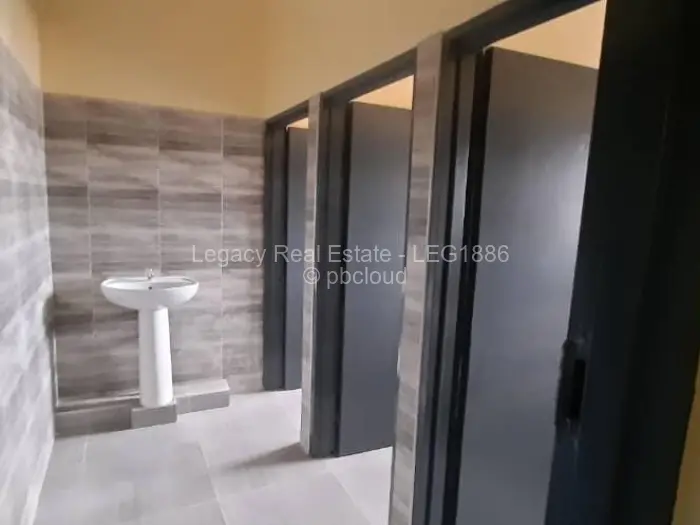 Warehouse/Industrial to Rent in Chitungwiza, Chitungwiza