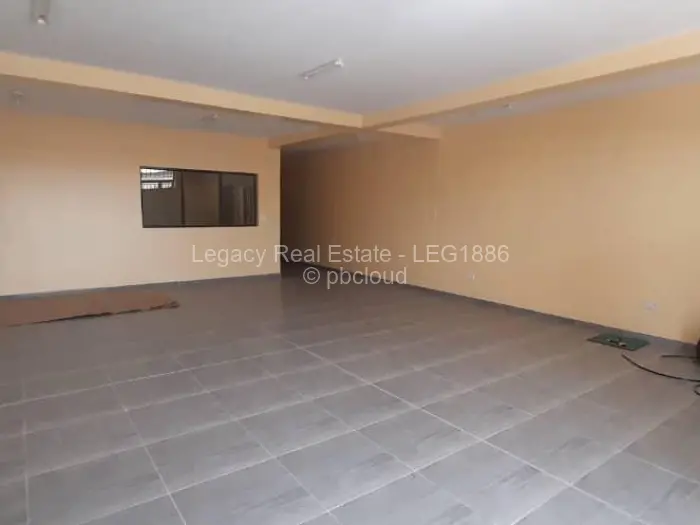 Warehouse/Industrial to Rent in Chitungwiza, Chitungwiza