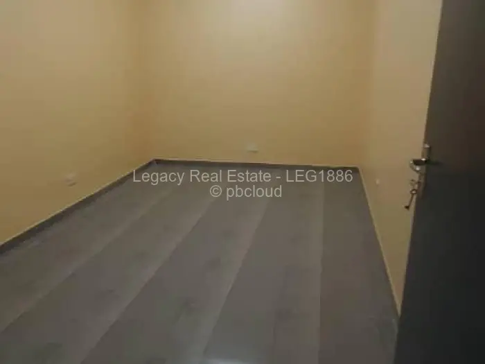 Warehouse/Industrial to Rent in Chitungwiza, Chitungwiza