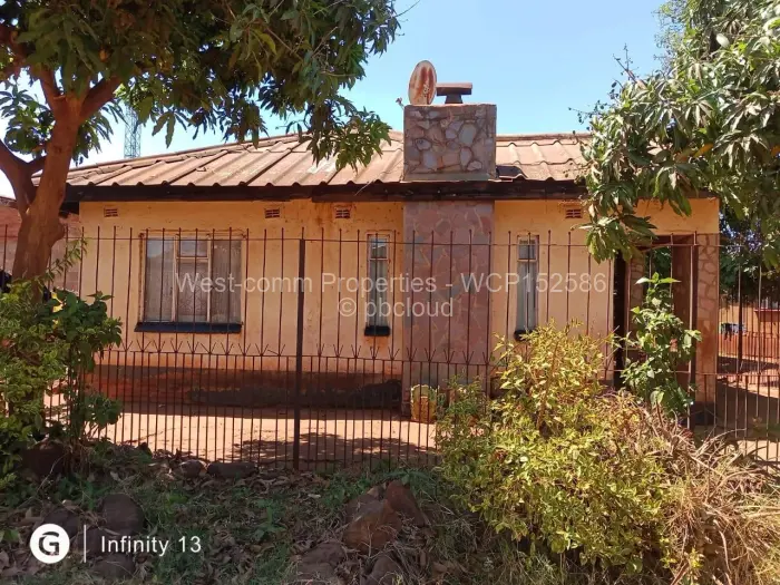 5 Bedroom House for Sale in Kuwadzana, Harare