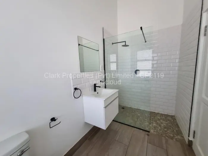 Flat/Apartment for Sale in Newlands, Harare